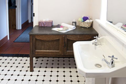 Trinity Cottage - Mackay Tourism 5