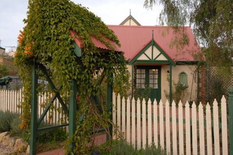 The Dove Cote - Mackay Tourism 1