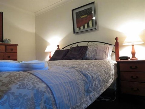 Barrington Wilderness Cedar Lodge Accommodation - Mackay Tourism 3