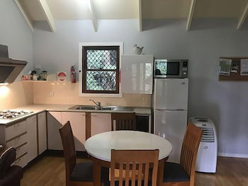 Barrington Wilderness Cedar Lodge Accommodation - Mackay Tourism 4