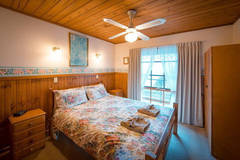 Sanctuary Park Cottages - Mackay Tourism 7