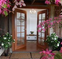 Milton Country Retreat The Chocolate Cottages - Mackay Tourism