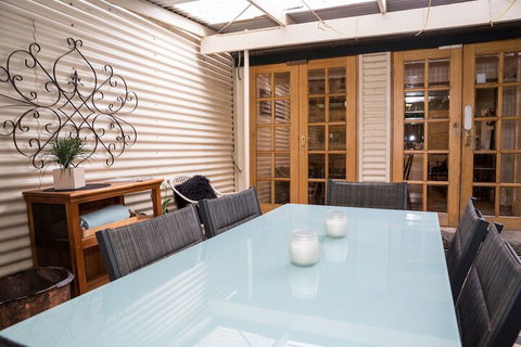 Wishing Well Cottage - Mackay Tourism 7