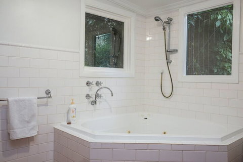 Wishing Well Cottage - Mackay Tourism 2