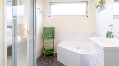 One Tree Bed & Breakfast - Mackay Tourism 3