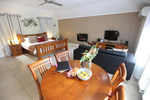 One Tree Bed & Breakfast - Mackay Tourism 1