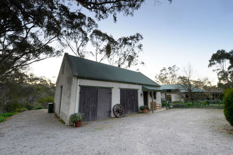 St Helens Country Cottages - Mackay Tourism 1