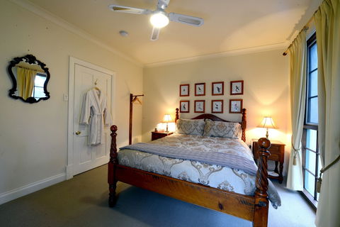 St Helens Country Cottages - Mackay Tourism 6