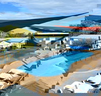 Metung Holiday Villas - Mackay Tourism