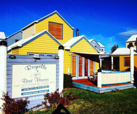 Rayville Boat Houses - Mackay Tourism 0