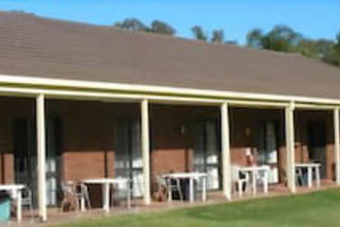 Tocumwal Golf Resort - Mackay Tourism 6