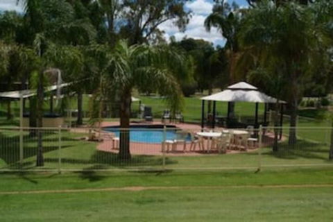 Tocumwal Golf Resort - Mackay Tourism 5
