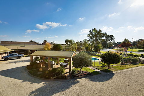 Statesman Motor Inn - Mackay Tourism 0