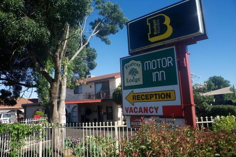 Forest Lodge Motor Inn & Restaurant - Mackay Tourism 4