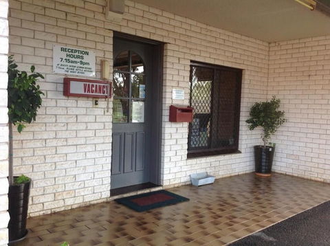 Forest Lodge Motor Inn & Restaurant - Mackay Tourism 1