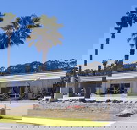 Dog Rock Motel - Mackay Tourism