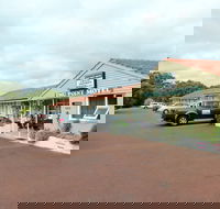 Emu Point Motel  Apartments - Mackay Tourism