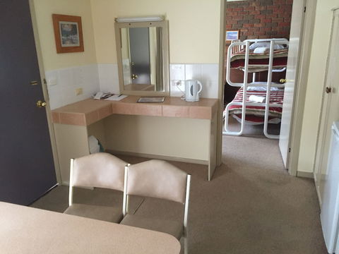 Woodmans Hill Motel - Mackay Tourism 3