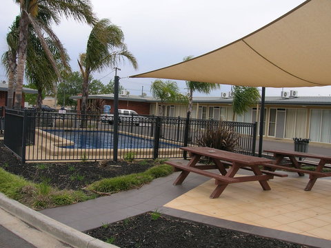 Overlander Hotel Shepparton - Mackay Tourism 1