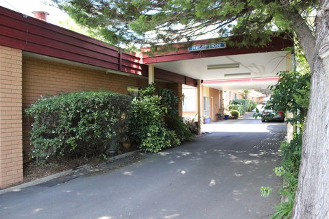 Westwood Motor Inn - Mackay Tourism 3
