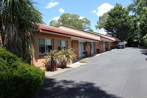 Westwood Motor Inn - Mackay Tourism 1