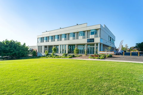 Sfera's Park Suites & Convention Centre - Mackay Tourism 1