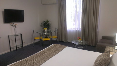 Lindy Lodge Motel - Mackay Tourism 5