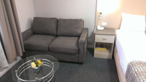 Lindy Lodge Motel - Mackay Tourism 4