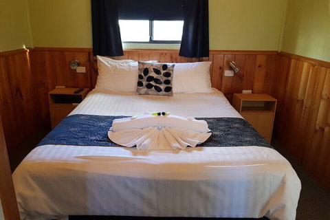 Hobart Cabins And Cottages - Mackay Tourism 6