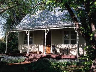 Elm Wood Cottages - Mackay Tourism 0