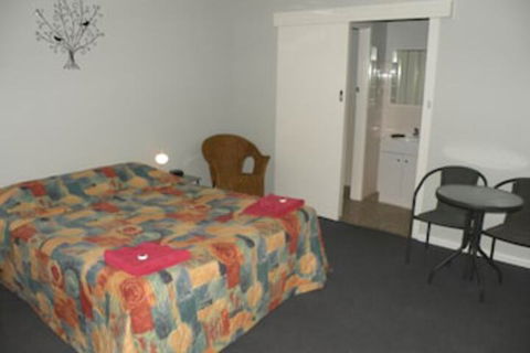 Corowa Motor Inn - Mackay Tourism 0