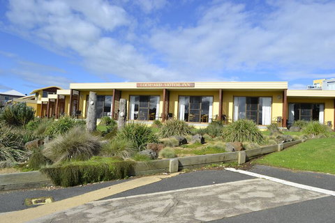 Loch Ard Motor Inn - Mackay Tourism 4