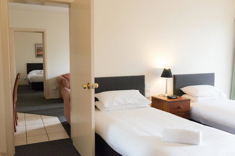 Ballarat Colonial Motor Inn & Apartments - Mackay Tourism 5