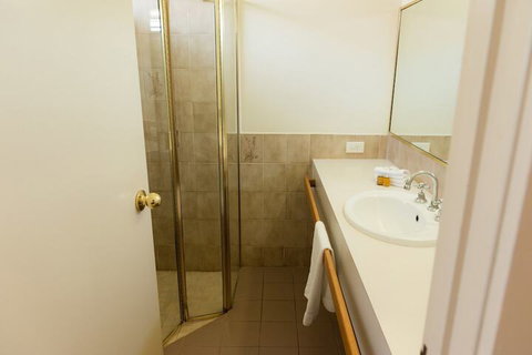 Ballarat Colonial Motor Inn & Apartments - Mackay Tourism 6