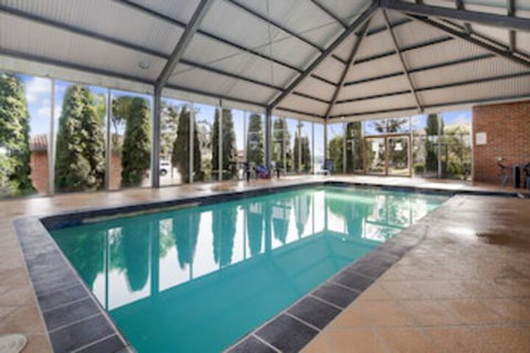 Ballarat Colonial Motor Inn & Apartments - Mackay Tourism 0