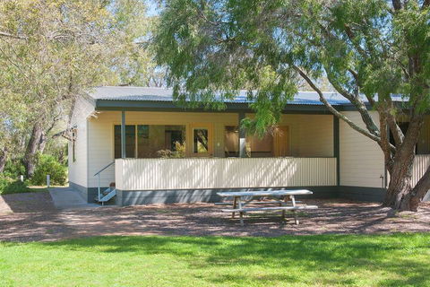 Siesta Park Holiday Resort - Mackay Tourism 4