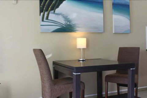 Whale Motor Inn And Restaurant - Mackay Tourism 2