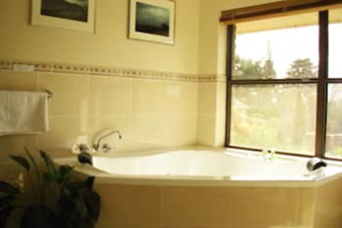 Bathurst Heights B&B - Mackay Tourism 6