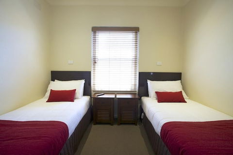 Amaroo Motel - Mackay Tourism 5