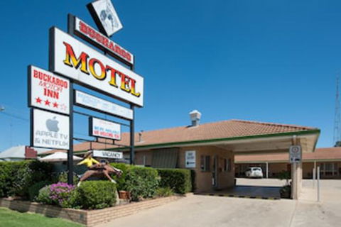 Buckaroo Motor Inn - Mackay Tourism 0