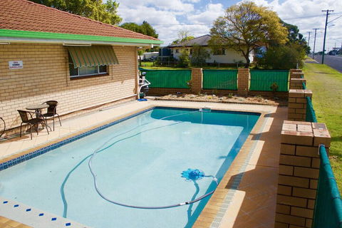 Buckaroo Motor Inn - Mackay Tourism 3