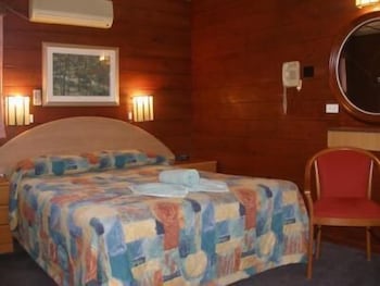 Mount Kuring-gai Motel - Mackay Tourism 5