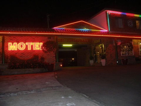 Mount Kuring-gai Motel - Mackay Tourism 0