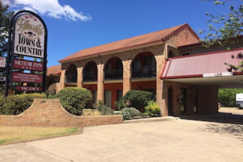 Idlewilde Town & Country Motor Inn - Mackay Tourism 0