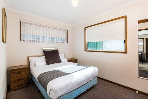 Lakes Jakaranda Holiday Units - Mackay Tourism 6