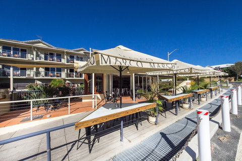 Yamba Beach Motel - Mackay Tourism 1