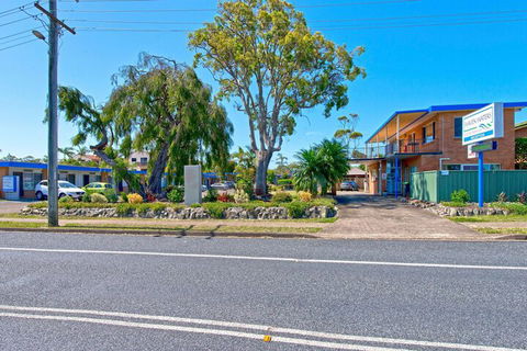 Haven Waters Motel & Apartments - Mackay Tourism 1