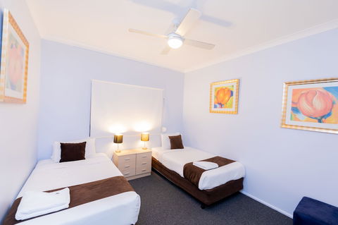 Bay Hotel Motel - Mackay Tourism 5