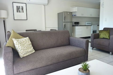 Jadran Motel & El Jays Holiday Lodge - Mackay Tourism 0