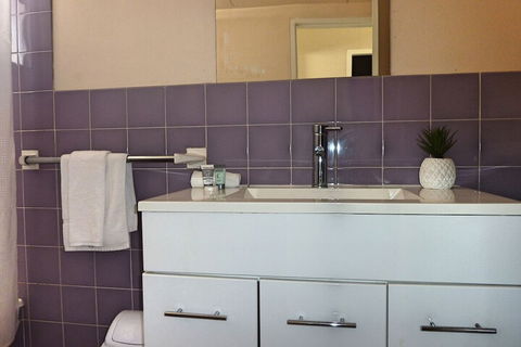 Jadran Motel & El Jays Holiday Lodge - Mackay Tourism 4